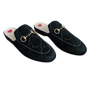 Gucci Princetown Horsebit Mule Flat Size 37 US 7
GG Logo Black Velvet Slipper